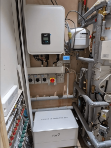 Fox battery storage device